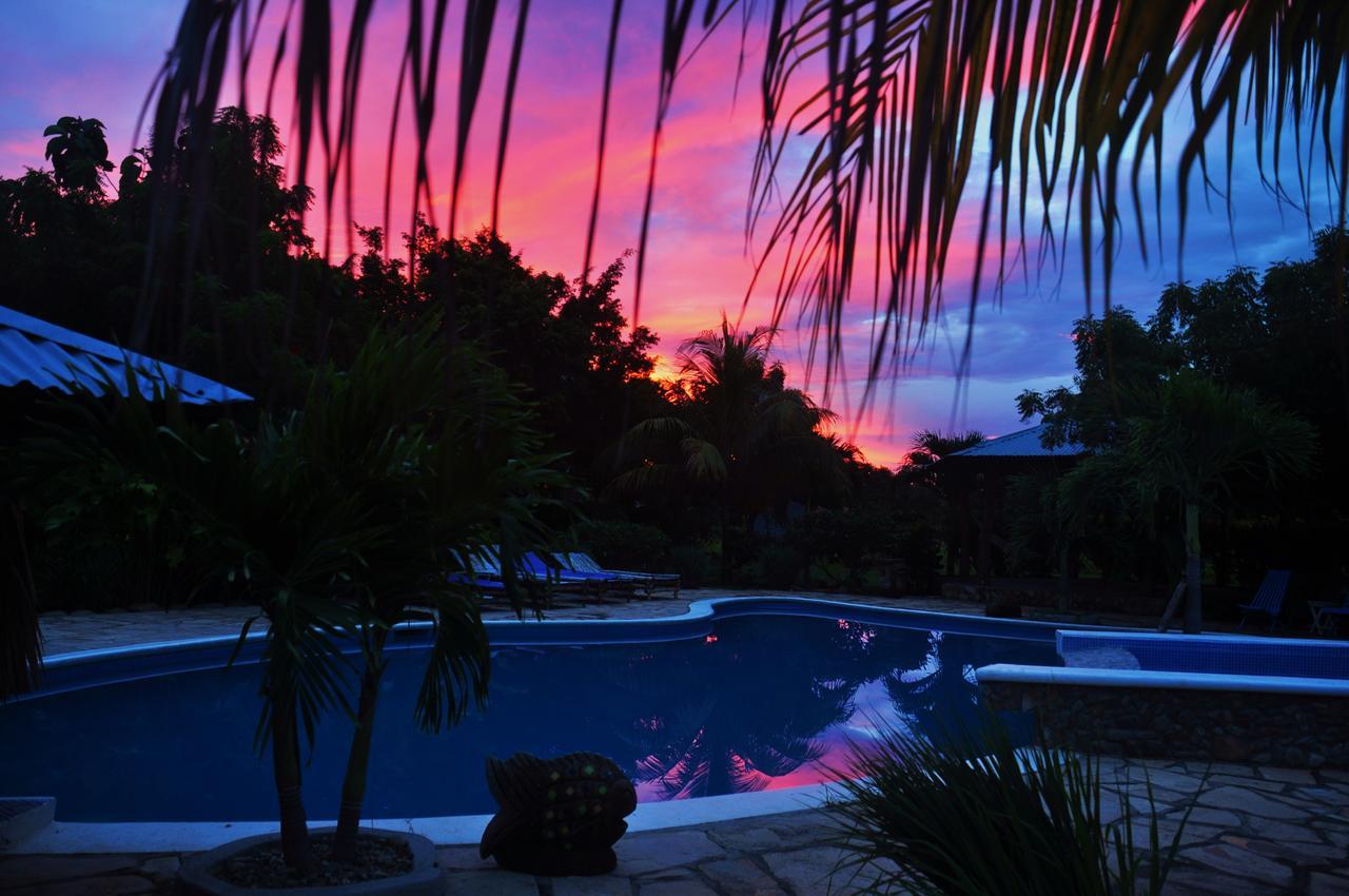 Hotel Surf Sanctuary El Limón Esterno foto